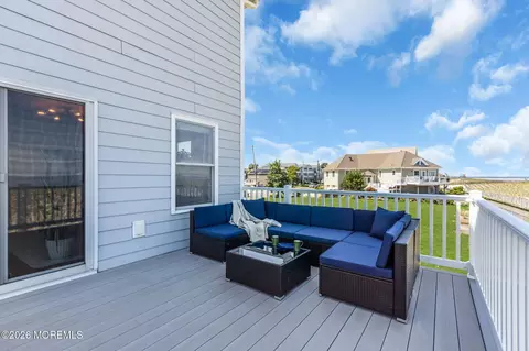 Exterior - 655 Front St, Union Beach, NJ 07735 photo 7 of 9