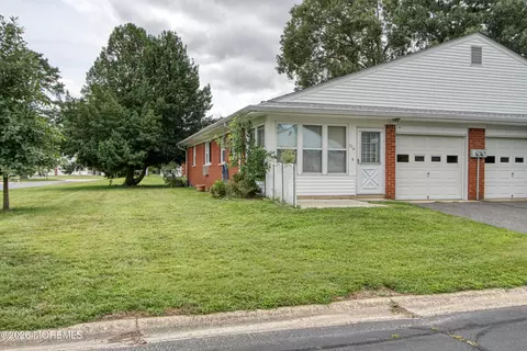 71 Bellhaven Ct #A, Manchester, NJ 08759