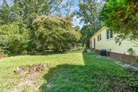 Exterior - 308 Emerald Dr, Brick, NJ 08723 photo 15 of 20