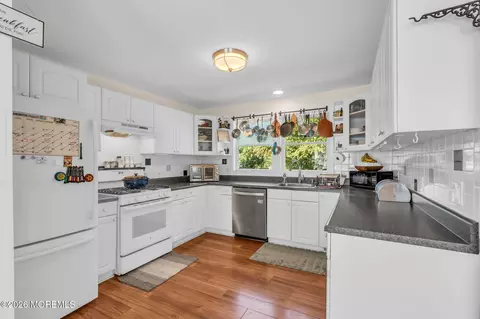 Kitchen - 308 Emerald Dr, Brick, NJ 08723 photo 1 of 4