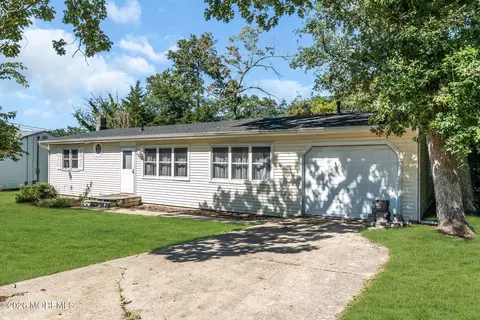 Exterior - 308 Emerald Dr, Brick, NJ 08723 photo 1 of 20