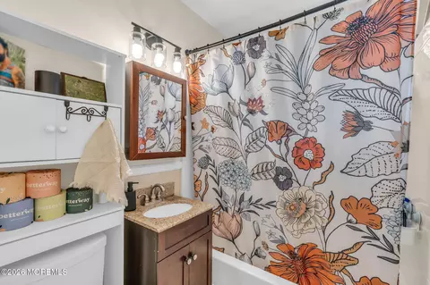 Bath - 308 Emerald Dr, Brick, NJ 08723 photo 2 of 2