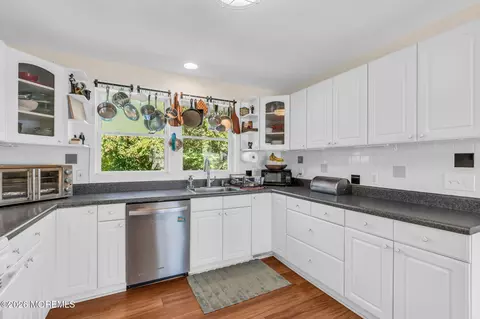 Kitchen - 308 Emerald Dr, Brick, NJ 08723 photo 2 of 4