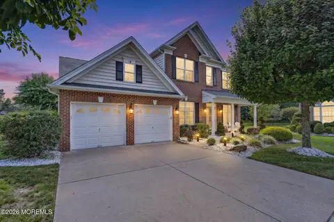 3 Halecrest Ct, Freehold, NJ 07728