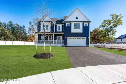 7 Potters Ct, Bayville, NJ 08721