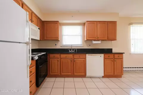 Kitchen - 6 Phillips Rd, Brick, NJ 08724 photo 3 of 4