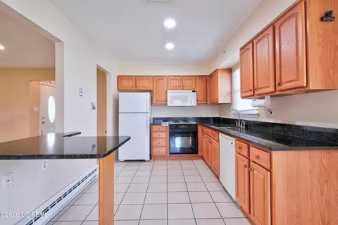 Kitchen - 6 Phillips Rd, Brick, NJ 08724 photo 4 of 4