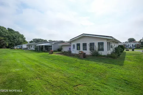 Exterior - 6 Phillips Rd, Brick, NJ 08724 photo 3 of 5