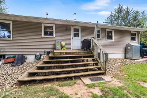 Exterior - 7 Chambers Rd, Millstone, NJ 08510 photo 2 of 4
