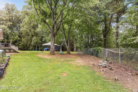 Exterior - 7 Chambers Rd, Millstone, NJ 08510 photo 3 of 4
