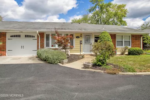 211 Huntington Dr # A, Lakewood, NJ 08701