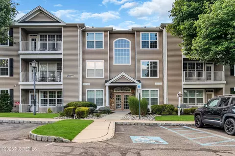 663 Saint Andrews Pl, Manalapan, NJ 07726