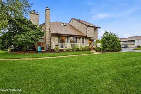 81 Cotswold Cir, Ocean, NJ 07712