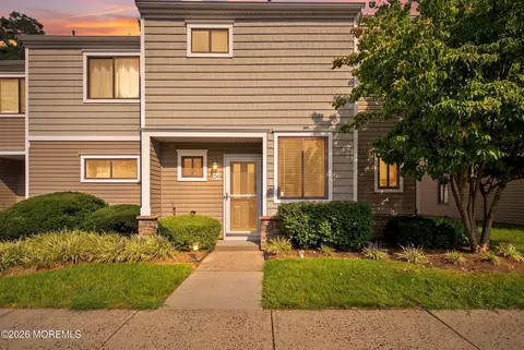 24 Gloria Ct, Tinton Falls, NJ 07724