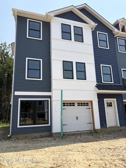 2 Bonus Ct, Sayreville, NJ 08879