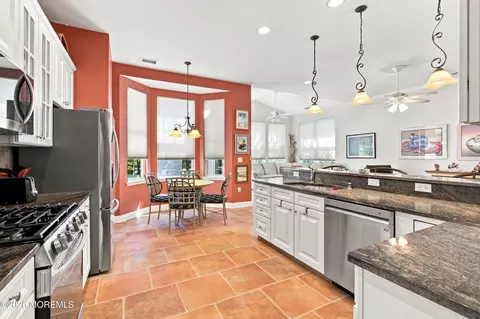 Kitchen - 31 Devonshire Way, Jackson, NJ 08527 photo 6 of 7