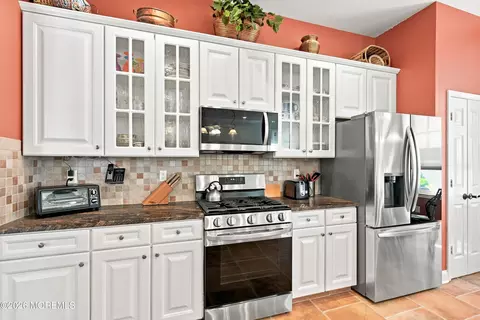 Kitchen - 31 Devonshire Way, Jackson, NJ 08527 photo 5 of 7