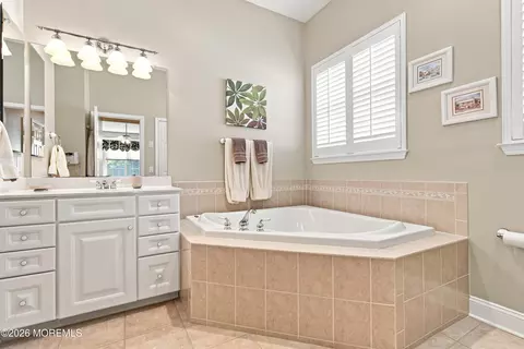 Bath - 31 Devonshire Way, Jackson, NJ 08527 photo 2 of 6