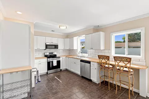 Kitchen - 402 5th St, Waretown, NJ 08758 photo 1 of 3