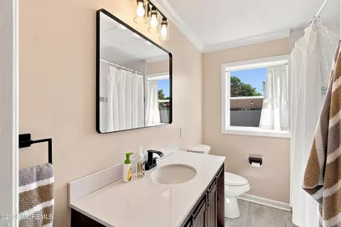 Bath - 402 5th St, Waretown, NJ 08758 photo 1 of 3