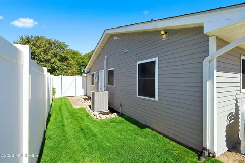 Exterior - 402 5th St, Waretown, NJ 08758 photo 7 of 7