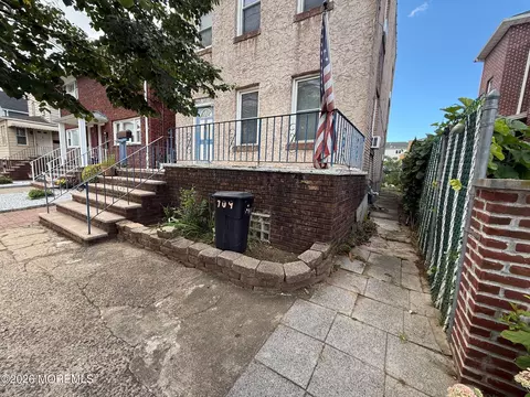 709 Stuyvesant Ave, Lyndhurst, NJ 07071