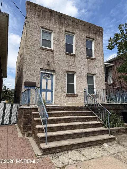 709 Stuyvesant Ave, Lyndhurst, NJ 07071
