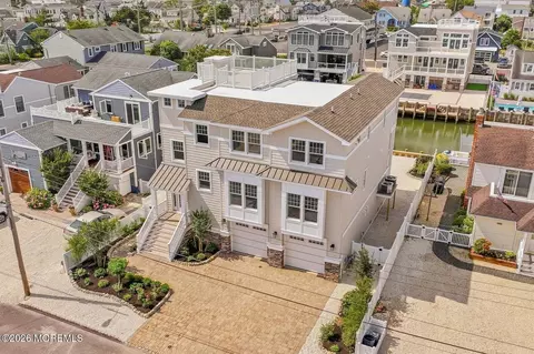 4 W Dune Ln, Long Beach Township, NJ 08008