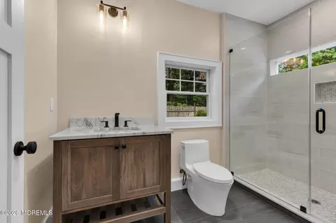 Bath - 921 Riverview Dr, Brielle, NJ 08730 photo 1 of 8
