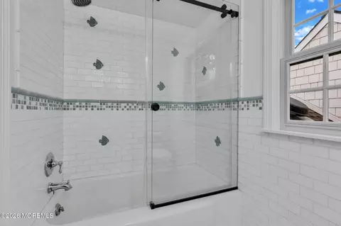 Bath - 921 Riverview Dr, Brielle, NJ 08730 photo 8 of 8