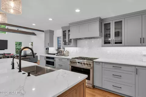 Kitchen - 921 Riverview Dr, Brielle, NJ 08730 photo 5 of 9
