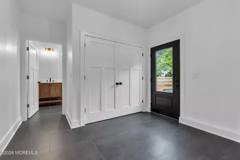 Entry Way - 921 Riverview Dr, Brielle, NJ 08730 photo 3 of 4
