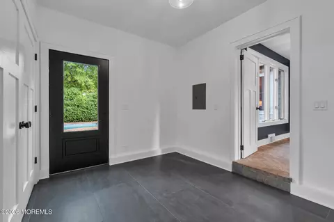 Entry Way - 921 Riverview Dr, Brielle, NJ 08730 photo 4 of 4