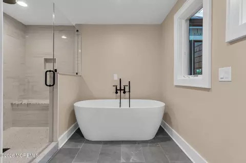 Bath - 921 Riverview Dr, Brielle, NJ 08730 photo 5 of 8