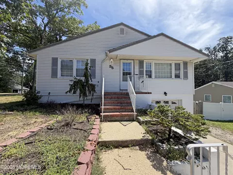 35 Ruth Pl, Eatontown, NJ 07724