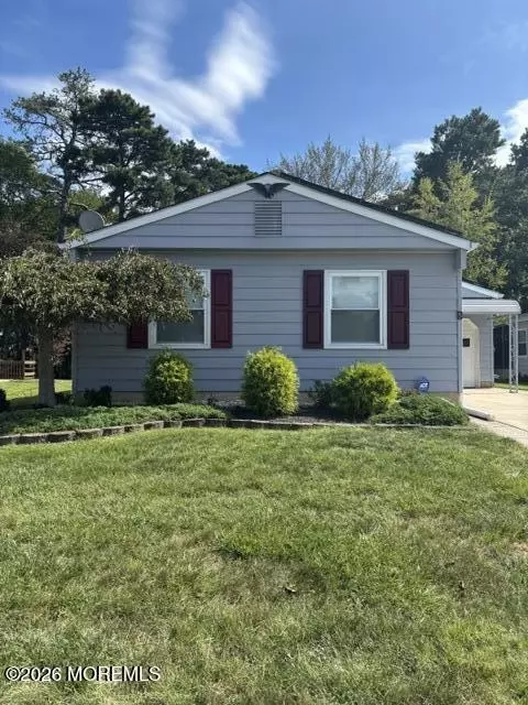 5 Kirkwood Ct, Toms River, NJ 08757