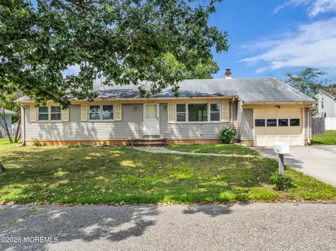 1118 Longboat Ave, Beachwood, NJ 08722