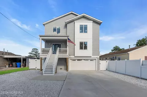 104 Cedar Berry Ln, Toms River, NJ 08753
