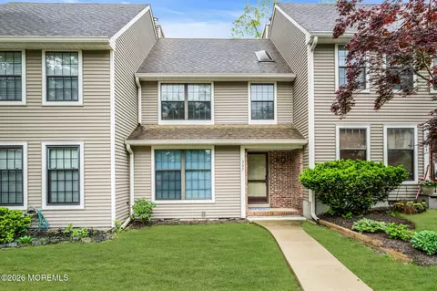 302 Bent Trl #1261, Toms River, NJ 08753