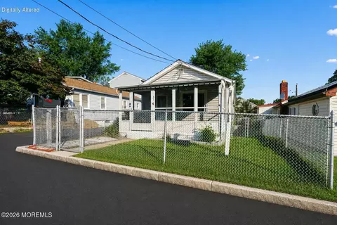 31 Pacific Blvd, Keyport, NJ 07735