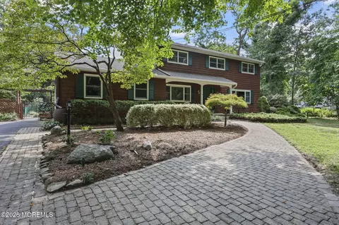 47 Birchwood Ct, Tinton Falls, NJ 07724