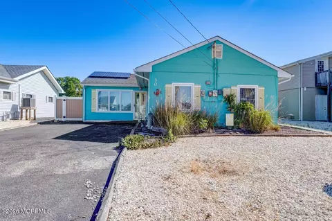 30 W Mohawk Dr, Little Egg Harbor, NJ 08087
