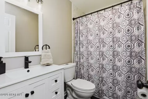 Bath - 16 Starlight Rd, Howell, NJ 07731 photo 2 of 3