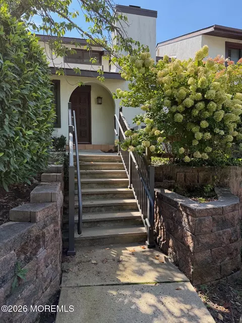 94 Tower Hill Dr, Red Bank, NJ 07701