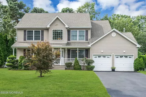 592 Pirate Ln, Manahawkin, NJ 08050