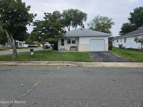 506 St Thomas Dr, Toms River, NJ 08757
