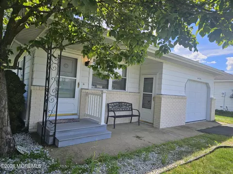 506 St Thomas Dr, Toms River, NJ 08757