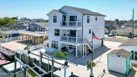 6 W Brig Dr, Little Egg Harbor, NJ 08087
