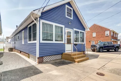 59 Fremont Ave, Seaside Heights, NJ 08751