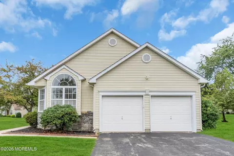 2464 Spring Hill Dr, Toms River, NJ 08755